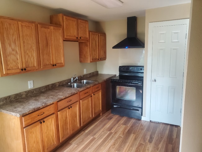 408 N Texas St in Deridder, LA - Foto de edificio - Building Photo