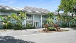 property at 1200 Mariposa Ave