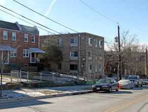 427 Xenia St SE in Washington, DC - Foto de edificio - Building Photo