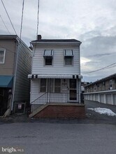 325 Lewis St in Minersville, PA - Building Photo - Building Photo