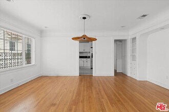 1018 Havenhurst Dr in West Hollywood, CA - Building Photo - Building Photo