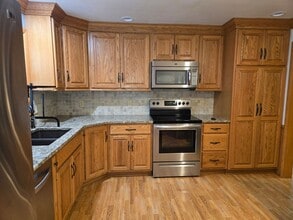 132 Corll St in Hubbard, OH - Building Photo - Building Photo