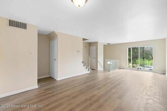 1630 Forest Hill Rd, Unit 1 in Staten Island, NY - Building Photo - Building Photo