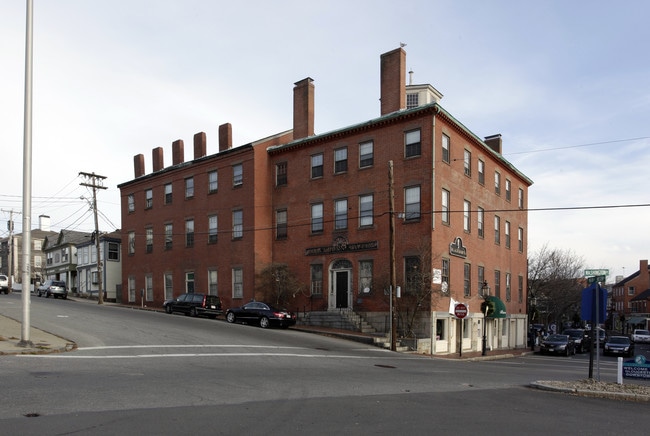 5 Main St