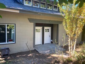 717 N Forest St in Bellingham, WA - Building Photo