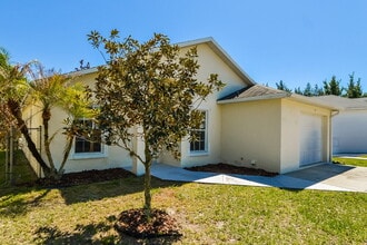 166 Diamond Ridge Blvd in Auburndale, FL - Foto de edificio - Building Photo