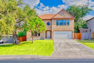 8622 Cross Spring in San Antonio, TX - Building Photo - Building Photo