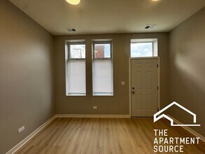 4007 W School St in Chicago, IL - Building Photo - Building Photo