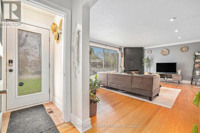 1852 Hutton Ave in Ottawa, ON - Building Photo - Building Photo