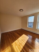 168 North Beacon St, Unit 3 in Boston, MA - Building Photo - Building Photo