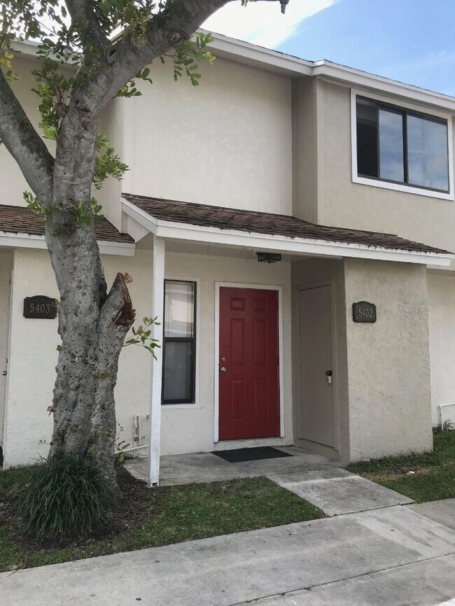 property at 5402 Bayside Dr
