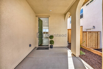 4537 Fallon Dr in Folsom, CA - Foto de edificio - Building Photo