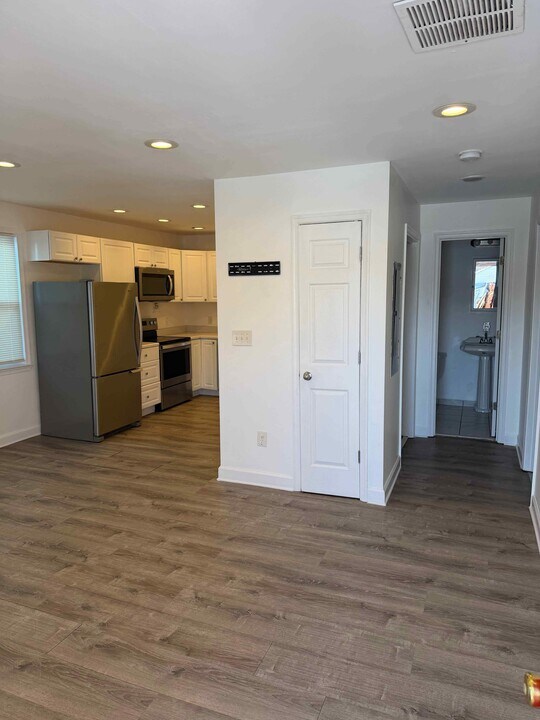 182X Kitty Hawk Rd in Essex, MD - Building Photo