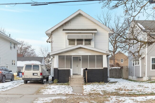 property at 1728 Berkshire Pl