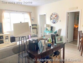 714 Broadway, Unit #1 in Somerville, MA - Foto de edificio - Building Photo