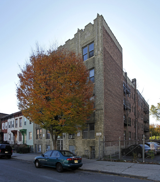 305 Fairmount Ave in Jersey City, NJ - Building Photo - Building Photo