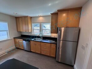 110 NE 71st Ave in Portland, OR - Building Photo - Building Photo