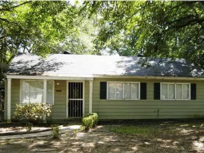 property at 3051 Westgate St