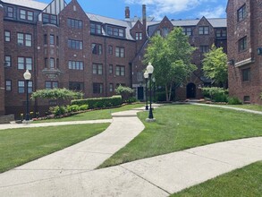 Palmer Park Square in Detroit, MI - Foto de edificio - Building Photo