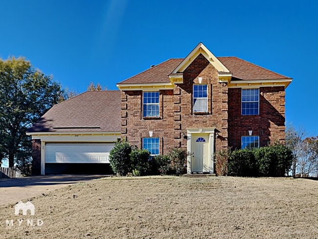 property at 275 Oakland Hills Dr