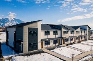 220 Spring Creek Pkwy in Providence, UT - Building Photo