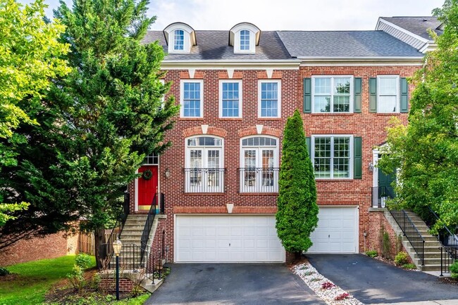property at 43759 Lees Mill Square
