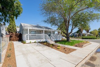 4003 Paula St-Unit -4003 Paula Street in La Mesa, CA - Building Photo - Building Photo
