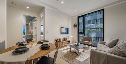 6401 Wilshire Blvd in Los Angeles, CA - Building Photo - Building Photo
