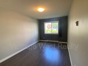 395-395 Franklyn Rd in Kelowna, BC - Building Photo - Building Photo