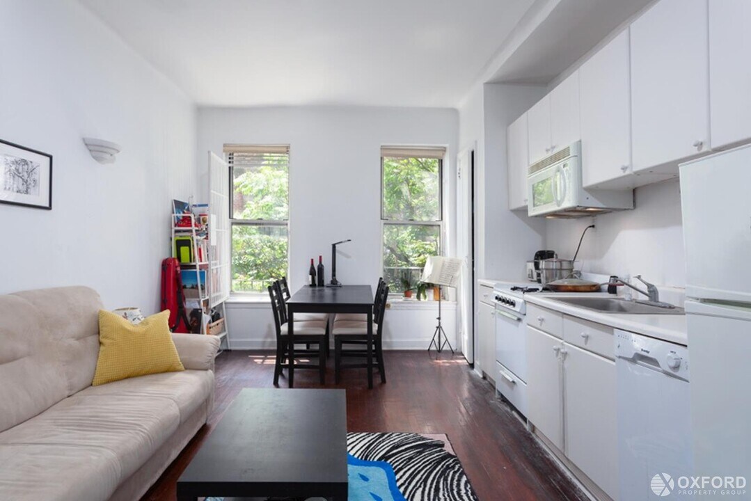 224 E 95th St-Unit -4-C in New York, NY - Building Photo