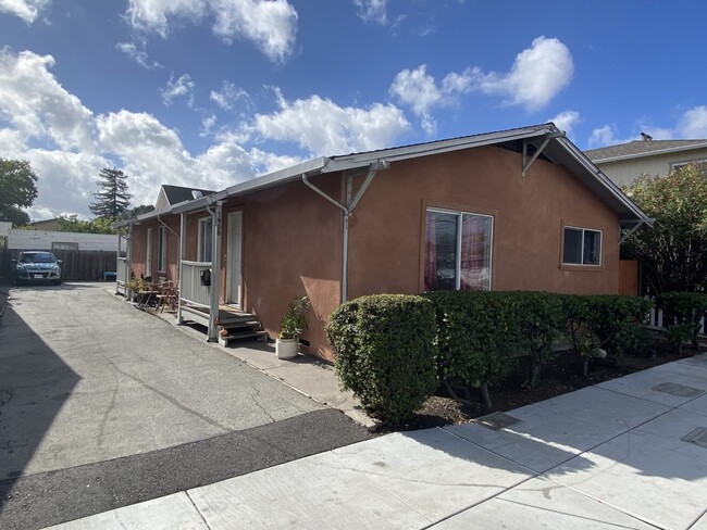 1908 Middlefield Rd in Redwood City, CA - Building Photo - Building Photo