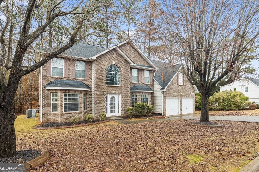 6876 Foxfire Pl in College Park, GA - Building Photo