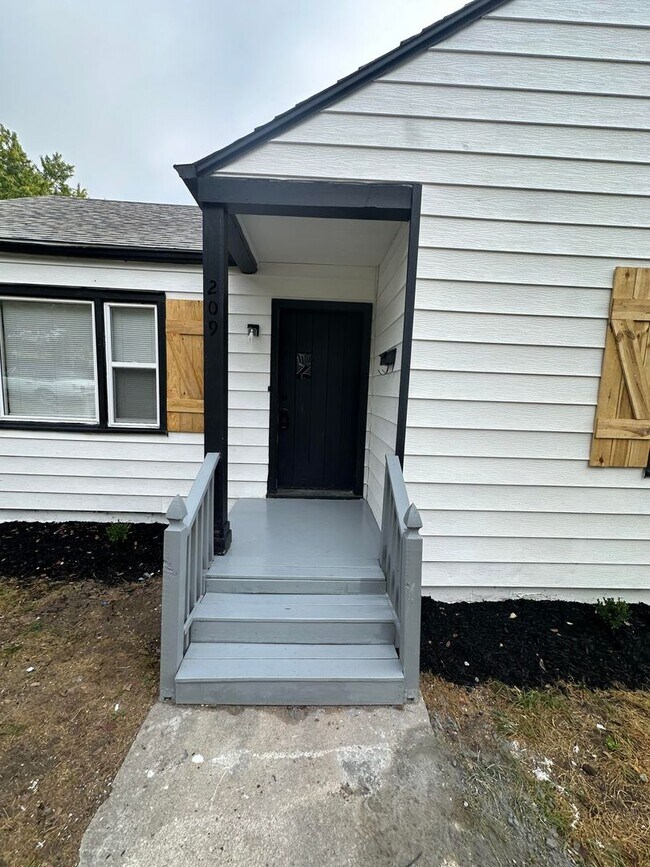 209 N Maple Ave in Excelsior Springs, MO - Building Photo - Building Photo