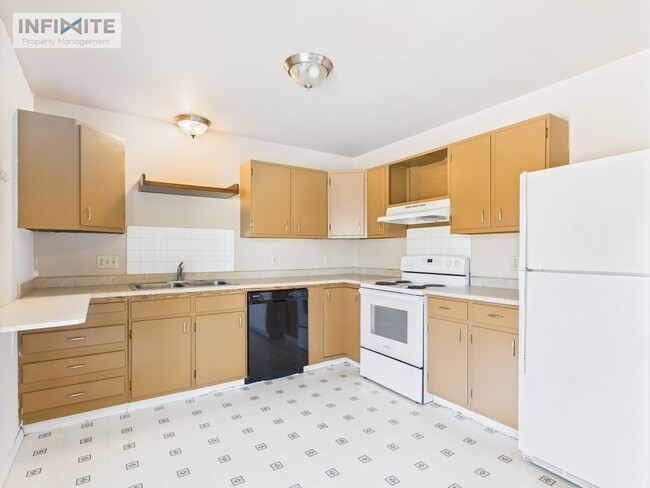 property at 323 N 16th Ave