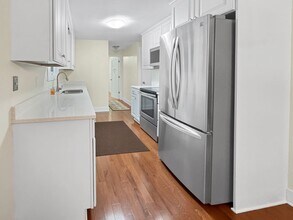 15858 Lake Ave in Grand Haven, MI - Building Photo - Building Photo