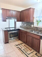 6178 Elarz Dr in Troy, MI - Building Photo - Building Photo