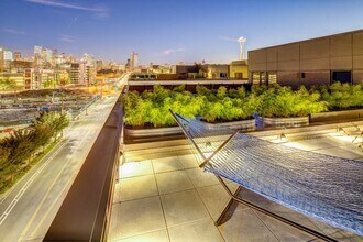 True North in Seattle, WA - Foto de edificio - Building Photo