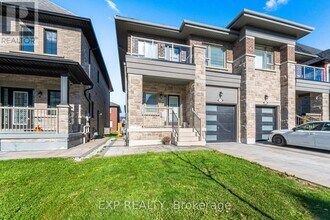 13 Alan Williams Trl in Uxbridge, ON - Building Photo - Building Photo