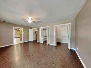 107 Laurel St in Lancaster, TX - Building Photo - Building Photo