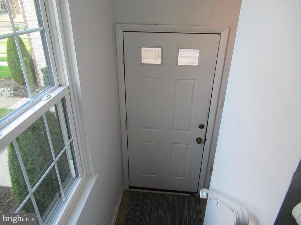7 Lumber Jack Cir in Horsham, PA - Building Photo