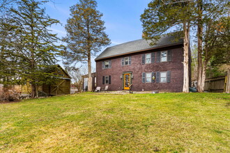 58 Sumner St in Gloucester, MA - Foto de edificio - Building Photo