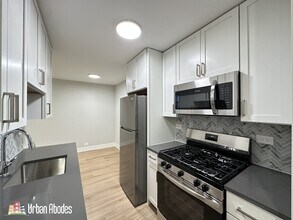 533 W Aldine, Unit A00C in Chicago, IL - Foto de edificio - Building Photo