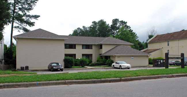 Sherman Court in Raleigh, NC - Foto de edificio - Building Photo