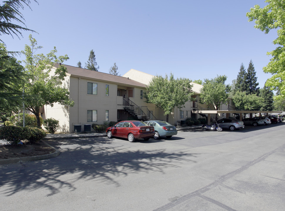 Ellis Lake Apartments in Marysville, CA - Foto de edificio