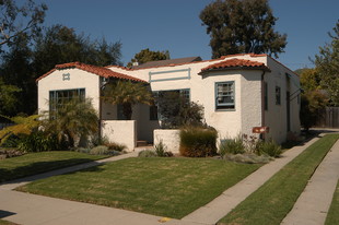 1695,1695 1/2 Santa Ynez Apartments