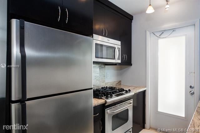 1333 15th St-Unit -Apt 4 in Miami Beach, FL - Foto de edificio - Building Photo