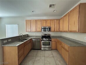 5553 Chapin Mesa Ave in Las Vegas, NV - Building Photo - Building Photo