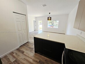 127 NE 184th Terrace in Miami, FL - Building Photo - Building Photo
