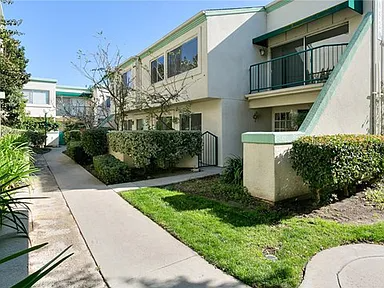 18520 Mayall St in Los Angeles, CA - Foto de edificio