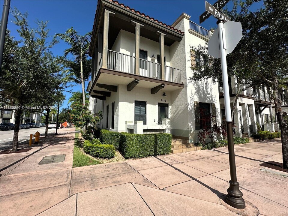 5152 NW 84th Ave in Doral, FL - Building Photo